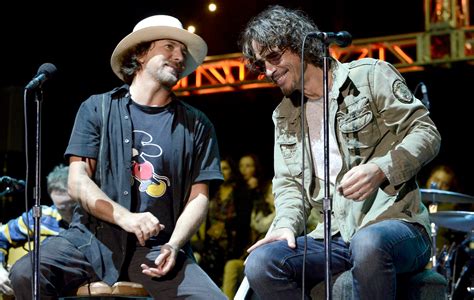 Eddie Vedder Opens Up On The Loss Of Chris Cornell I Still Haven T Quite Dealt With It
