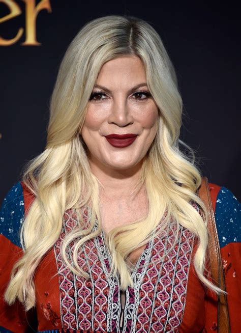 Tori spelling has a normal childhood. Tori Spelling Confirms Beverly Hills 90210 Reboot With Original Cast