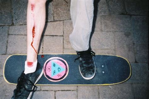 Open elevator, neon, urban, aesthetic, cyberpunk, grunge, tokyo. pastel skateboard | Tumblr