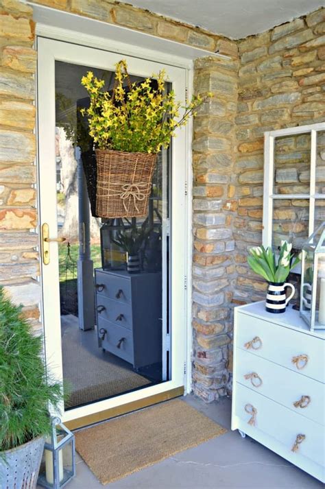 Easy Spring Front Door Basket