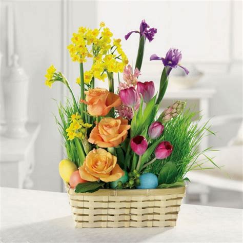 19 Wonderful Easter Flower Arrangements As Your Table Decoration