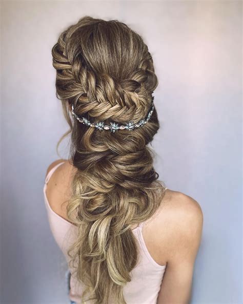 Bridal Hair With Fishtail Braids In 2020 Wedding Hairstyles Fish