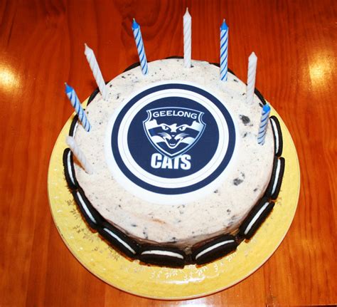 Check out this collection of fabulous feline inspired cakes! It's all about us: Geelong Icecream Cake