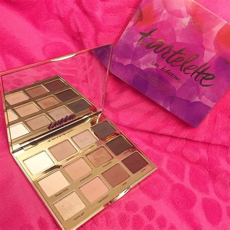 Jun 22, 2021 · there's a new tarte tartelette juicy amazonian clay palette ($39) available today and appears to be a downsized version of the juicy eyeshadow palette that launched back in january. Tartelette in Bloom Clay Eyeshadow Palette by Tarte Cosmetics - Diane Mary's Take on Beauty