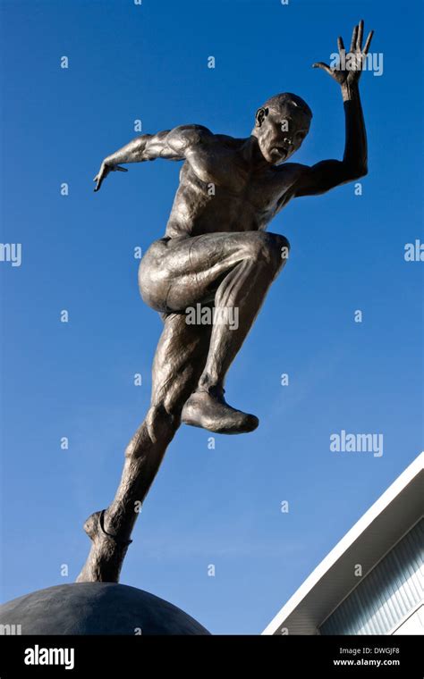Statue Of Athlete Hi Res Stock Photography And Images Alamy