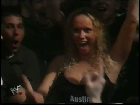 Busty Wwe Fan Flashes Her Boobs For Triple H And Dx Wwf Raw Is War