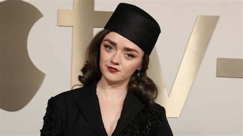 Maisie Williams Details Dramatic 25 Pound Weight Loss For The New Look