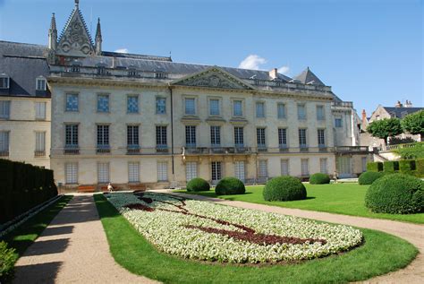 Filegarden At Musee Des Beaux Arts In Tours France