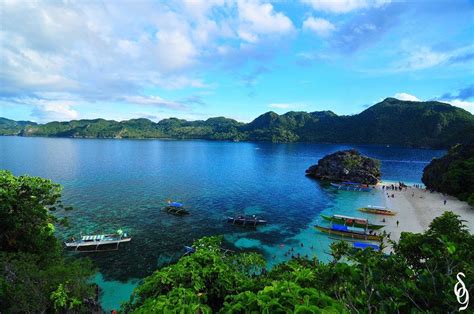 Caramoan Island In Camarines Sur Philippines Caramoan Island Vacation Resorts Holiday Places