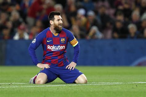 messi tells barca he wants to leave signaling end of era ap news