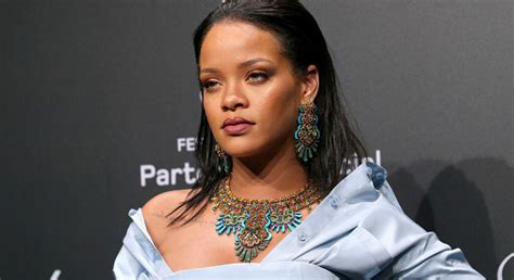 Rihanna Humiliée Uniquement Pour Quelques Kilos En Trop