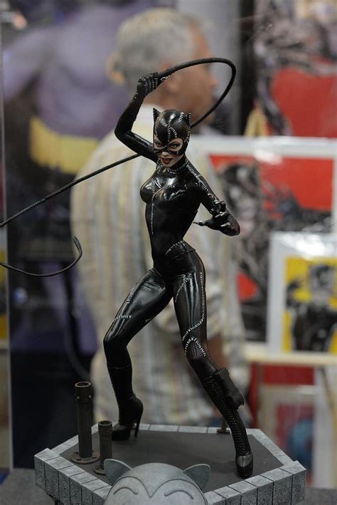 Tweeterhead Teases A Michelle Pfeiffer Catwoman Page Statue Forum