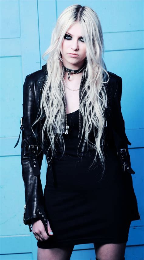 Taylor Momsen Of The Pretty Reckless ♪ Taylor Momsen ♫ In 2019