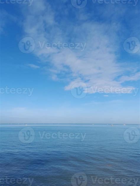 Relaxing Seascape With Wide Horizon Of The Sky And The Sea 17698875