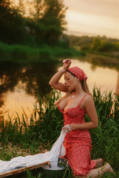 Olga Kobzar Women Model Women Outdoors Big Boobs Cleavage