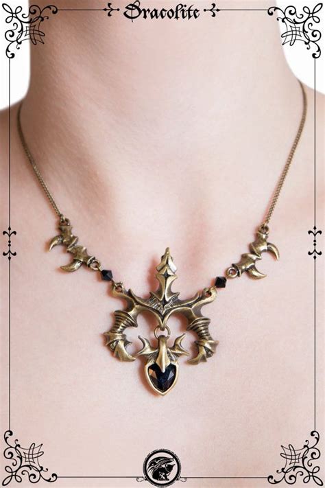Gothic Heart Wings Vampire Fang Victorien Necklace Fender Crystal