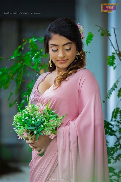 Glamour Looking Dinusha Siriwardana Bride Photoshoot In Pink