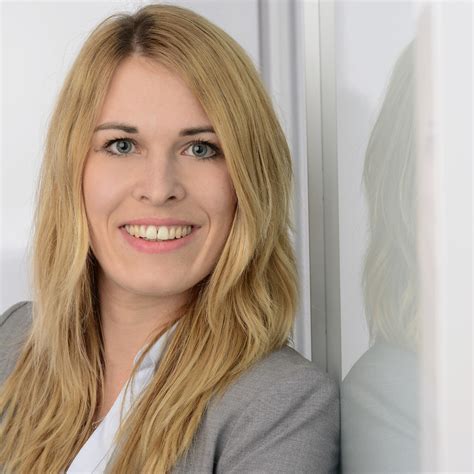 Bankcard (debitkarte) sperren im inland: Jana Teetz - Kundenberaterin Service Center Leasing - Bank ...
