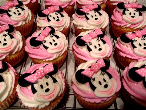Minnie mouse party decoration edible cake image cake topper. Minnie Mouse Cakes - Decoration Ideas | Little Birthday Cakes