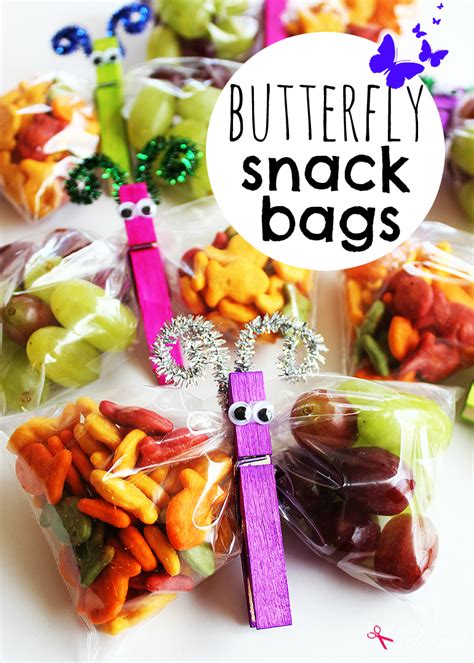 The little clementines are so fun! Butterfly Snack Bags - Such a fun edible craft idea for kids!