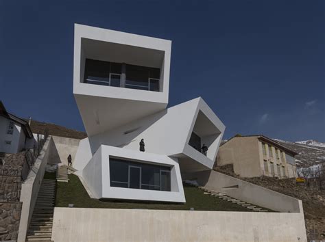 Mosha House A Reference Of Geometric And Minimalist Architecture