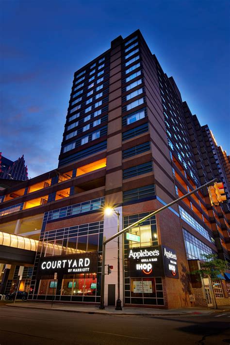 Courtyard By Marriott Detroit Downtown First Class Detroit Mi Hotels