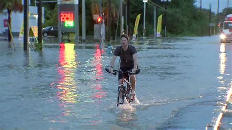 Photos Flood Waters Block Roads Strand Drivers Abc13 Houston