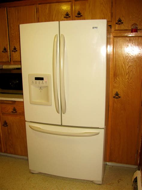Pin By Joan Mcgray On Kitchen Color Refrigerator Old Kitchen