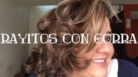1 sobre polvo decolorante y 1 cepillo especial para este tipo de mechas. Cómo hacer rayitos con gorra en casa!! - YouTube