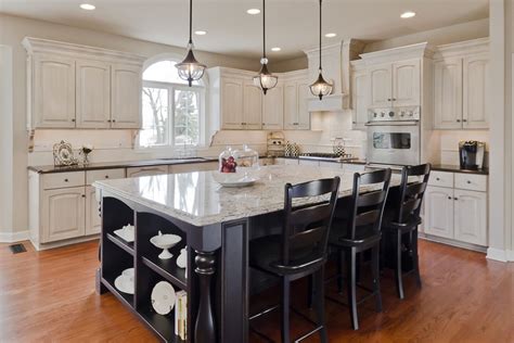 These 20 Stylish Kitchen Island Designs Will Have You Swooning