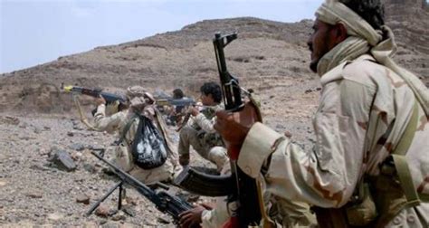 جندي يمني يقتل ثلاثة من «القاعدة»