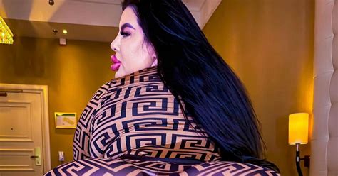 Woman Who Wants World S Biggest Bum Shows Off Rear In Racy Skintight