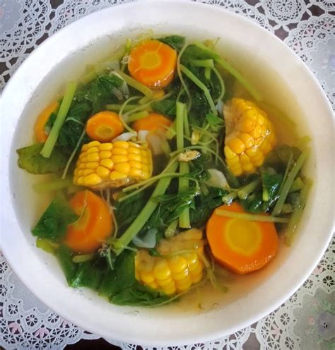 Jika ingin membuat sayur sop bening yang gurih dan enak, ini dia cara membuatnya. Masak Sayur Bayam Bening Jagung - HOBI SAYUR