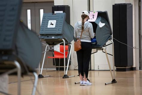 Illegal Voting In Texas Likely To Be A Felony Again After State House Vote San Antonio San