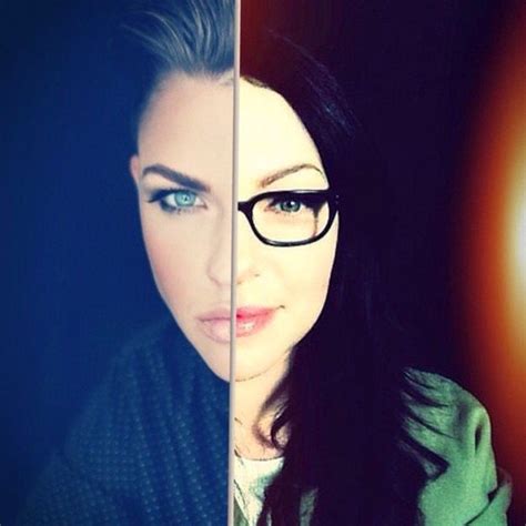 ruby rose and laura prepon alex vause laura prepon ruby rose nose ring fashion moda