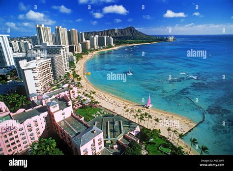 Waikiki Beach Und Diamond Head Mit Strand Und Katamarane Auf Der Insel