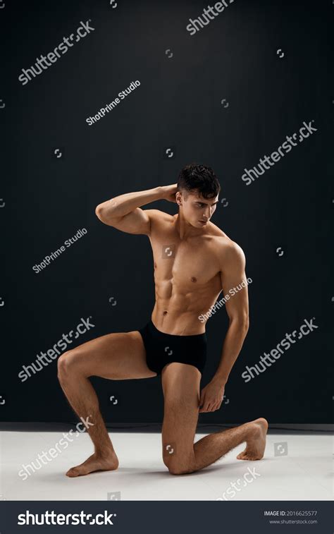 Sexy Man Naked Muscular Body Kneels Stock Photo 2016625577 Shutterstock
