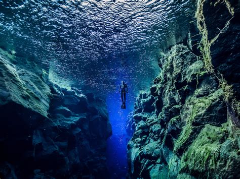 Iceland Has A Spot That Lets You Swim Between 2 Continents