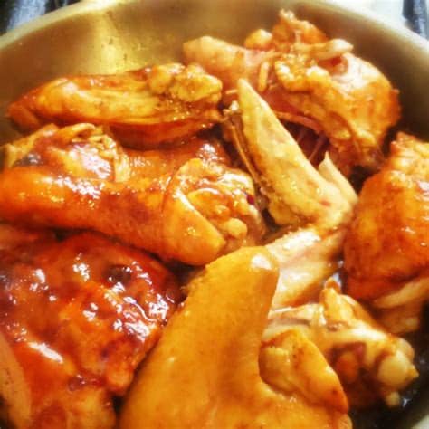 Cómo preparar pollo guisado con champán: El pollo guisado. Estilo tradicional. | elfogoncito.net