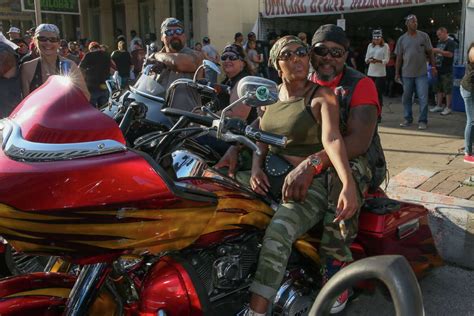 Photos Lone Star Rally Roars Up Galvestons Night Life As Hundreds Ride Into Town