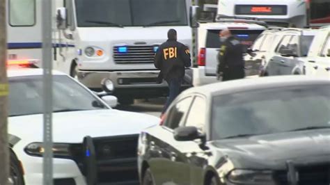 2 Fbi Agents Fatally Shot 3 Others Injured While Serving Warrant In