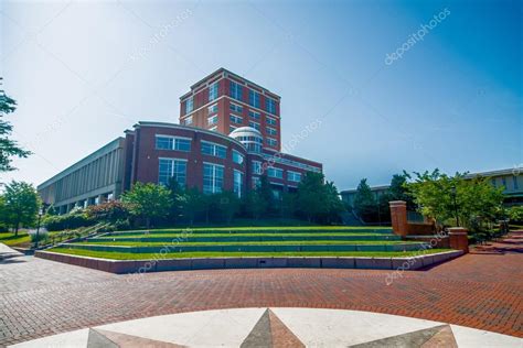 Modern college campus buildings — Stock Photo © digidream #82174056