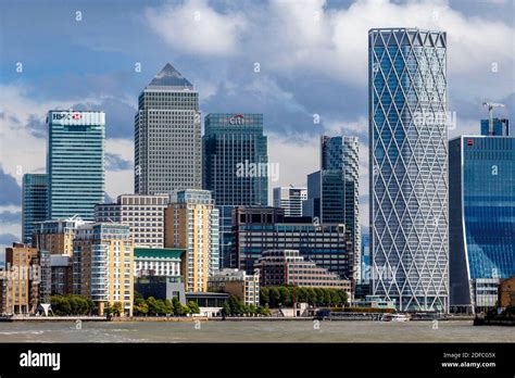 Canary Wharf Financial Centre London Uk Stock Photo Alamy