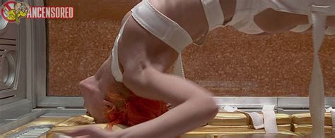 Milla Jovovich Nude Pics Página 7