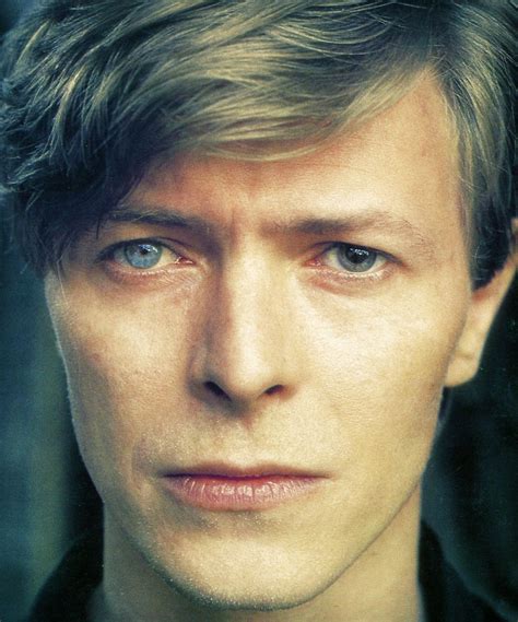For all the changes david bowie cultivated in his storied career, there was one aspect of his persona he had no control over: David Bowie գռաունդ քընթռոլ թու մեյջը Թոոոմ | David bowie ...