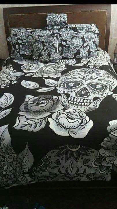 Try our tips and tricks for creating a master bedroom that's truly a relaxing retreat. Skull bedding | Dream house decor