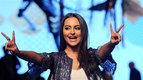 Sonakshi Sinha To Perform At Justin Biebers India Gig Says She Is