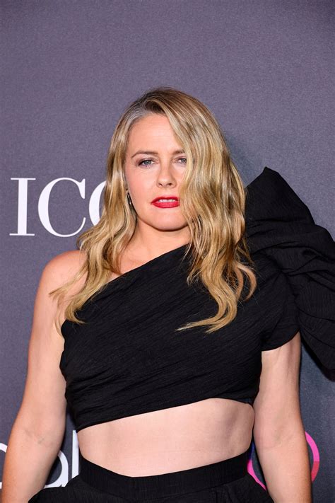 Clueless Star Alicia Silverstone Poses Totally Naked For New Campaign Flipboard