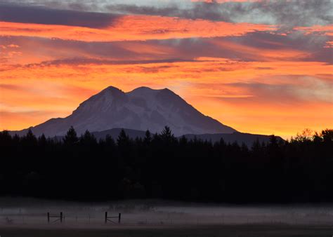 Mt Rainier Sunrise Shutterbug