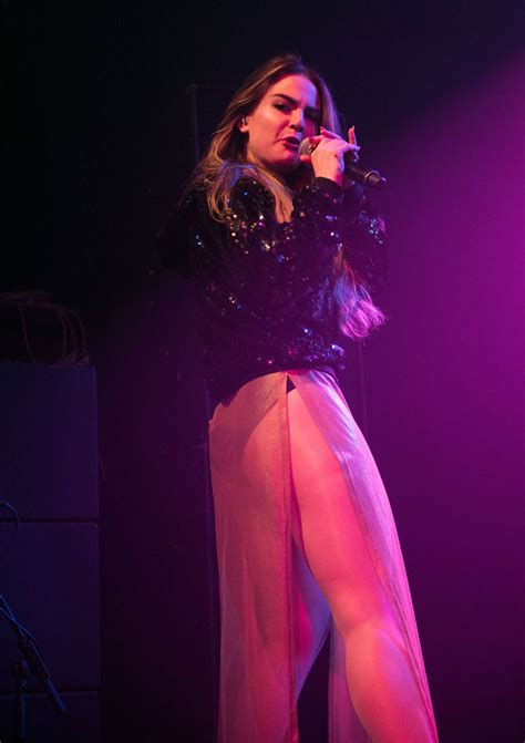 Joanna Jojo Levesque Performing At The O2 Abc 01 Gotceleb